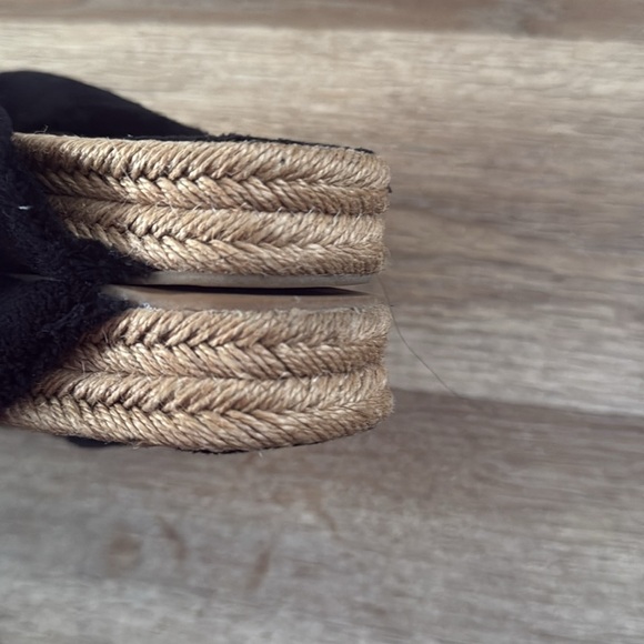 Mara & Mine Sandals - Picture 6 of 8